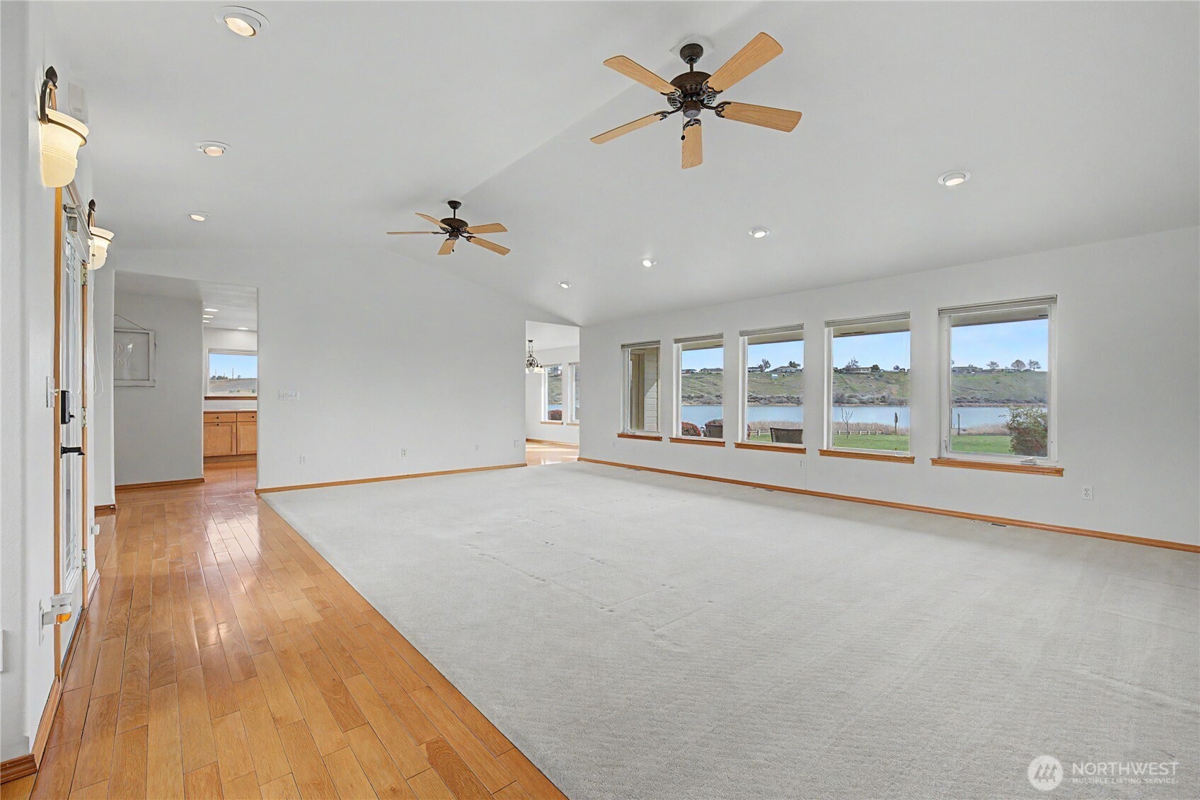 3103 Ne Meadowlark Lane Property Photo 14