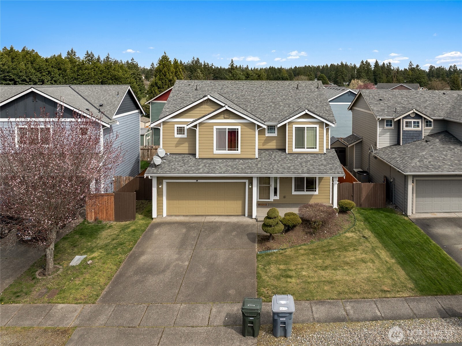 16425 39th Avenue Property Photo 2