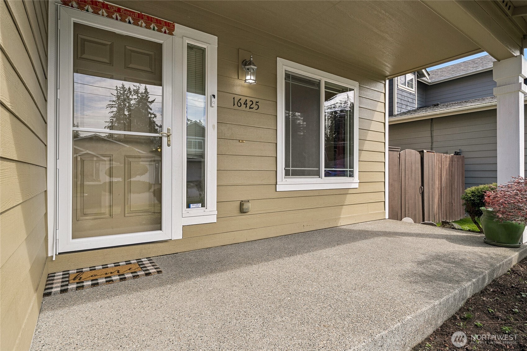 16425 39th Avenue Property Photo 3