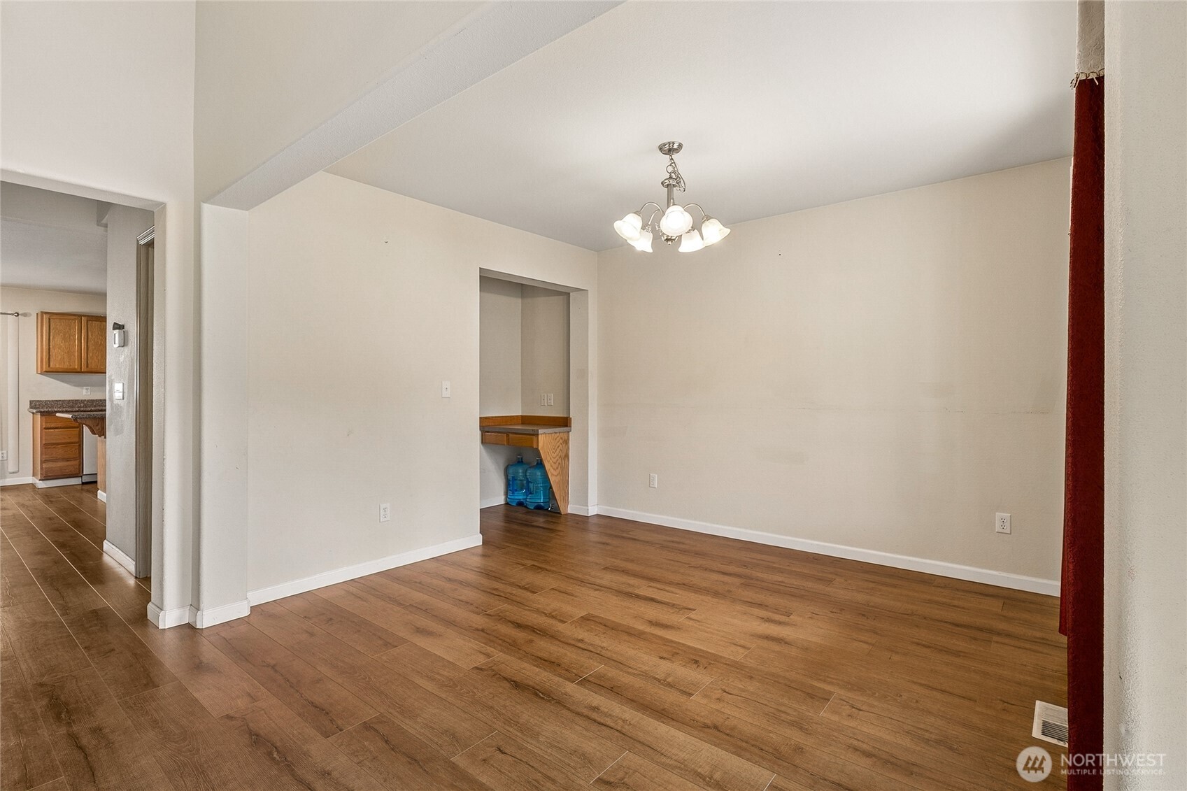 16425 39th Avenue Property Photo 4