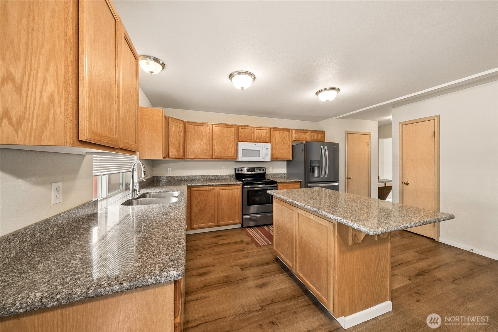 16425 39th Avenue Property Photo 9