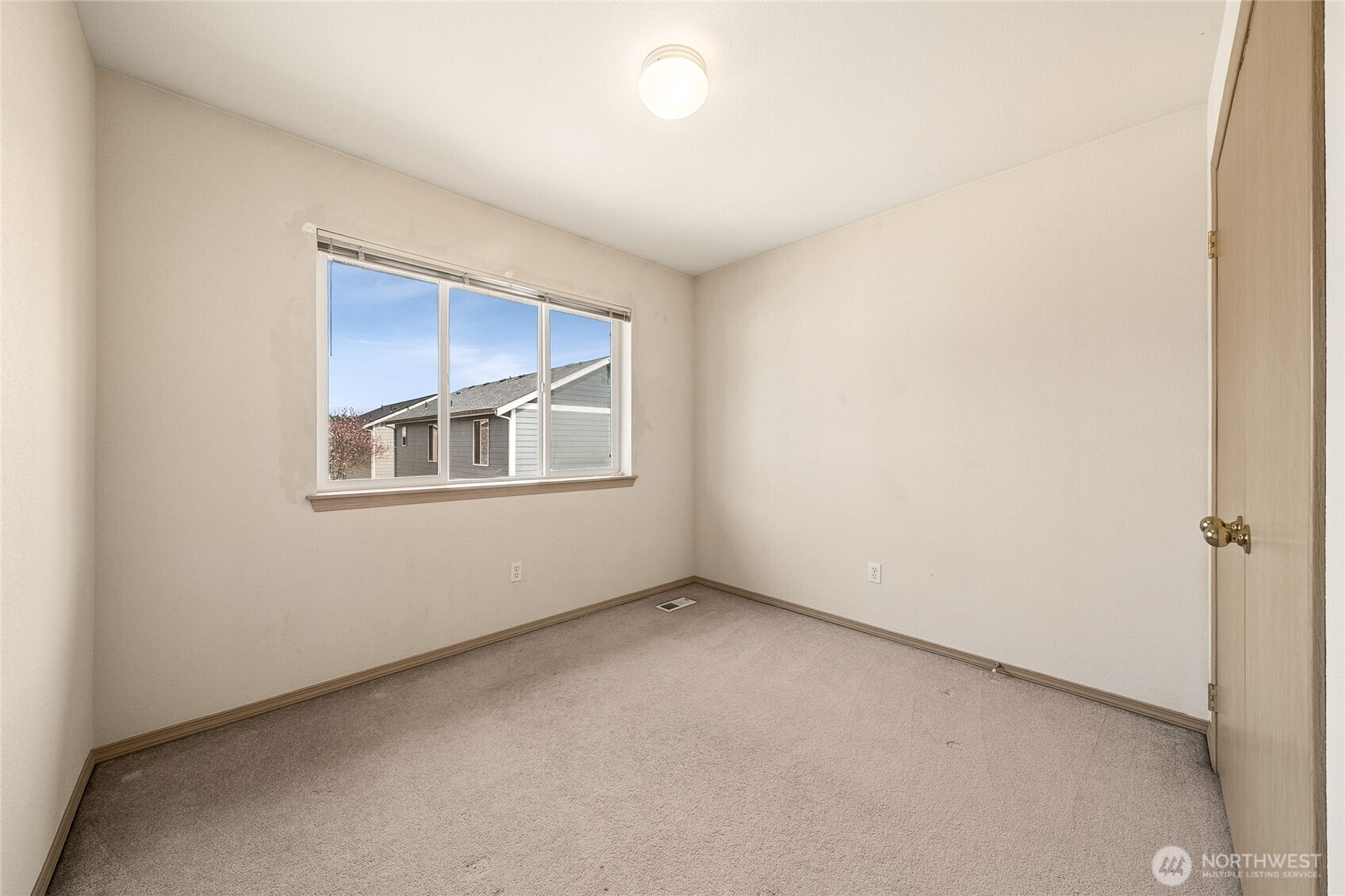 16425 39th Avenue Property Photo 17