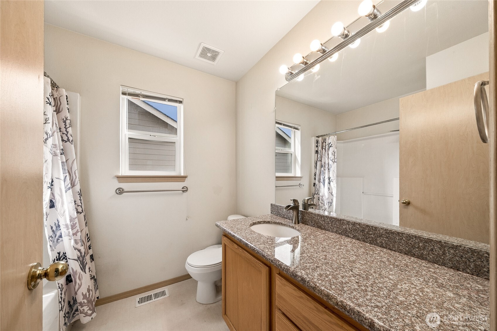 16425 39th Avenue Property Photo 18