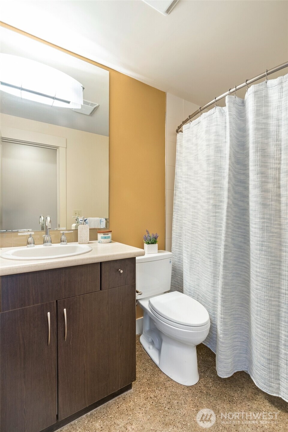 22910 90th Avenue B305 Property Photo 13