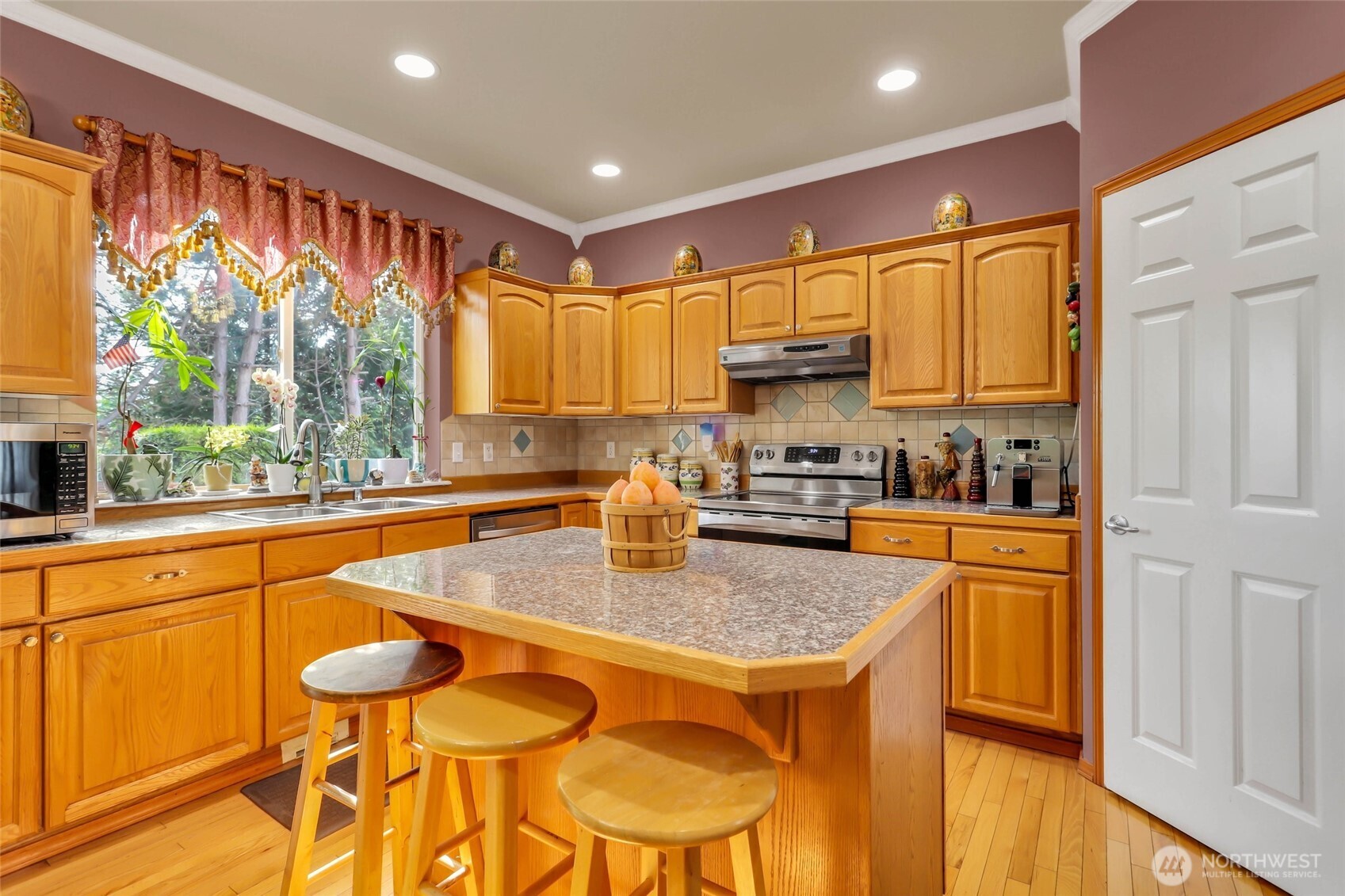 10209 28th Drive Property Photo 9
