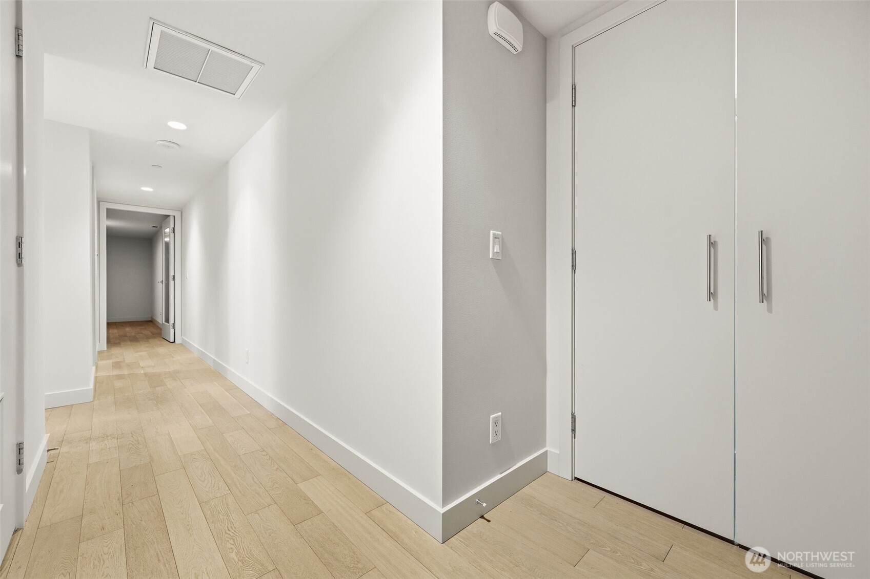 583 Battery Street 715n Property Photo 5