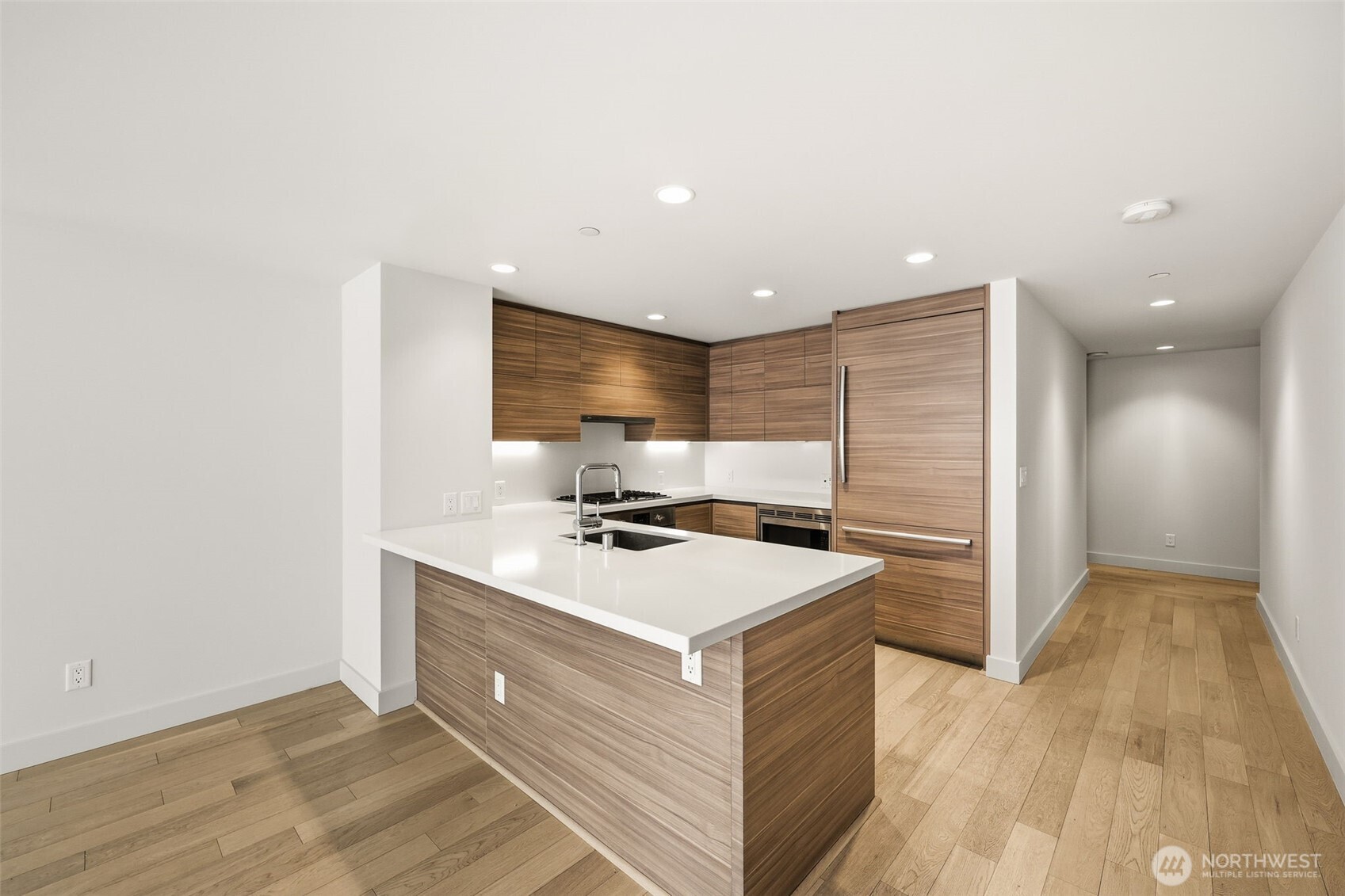 583 Battery Street 715n Property Photo 8