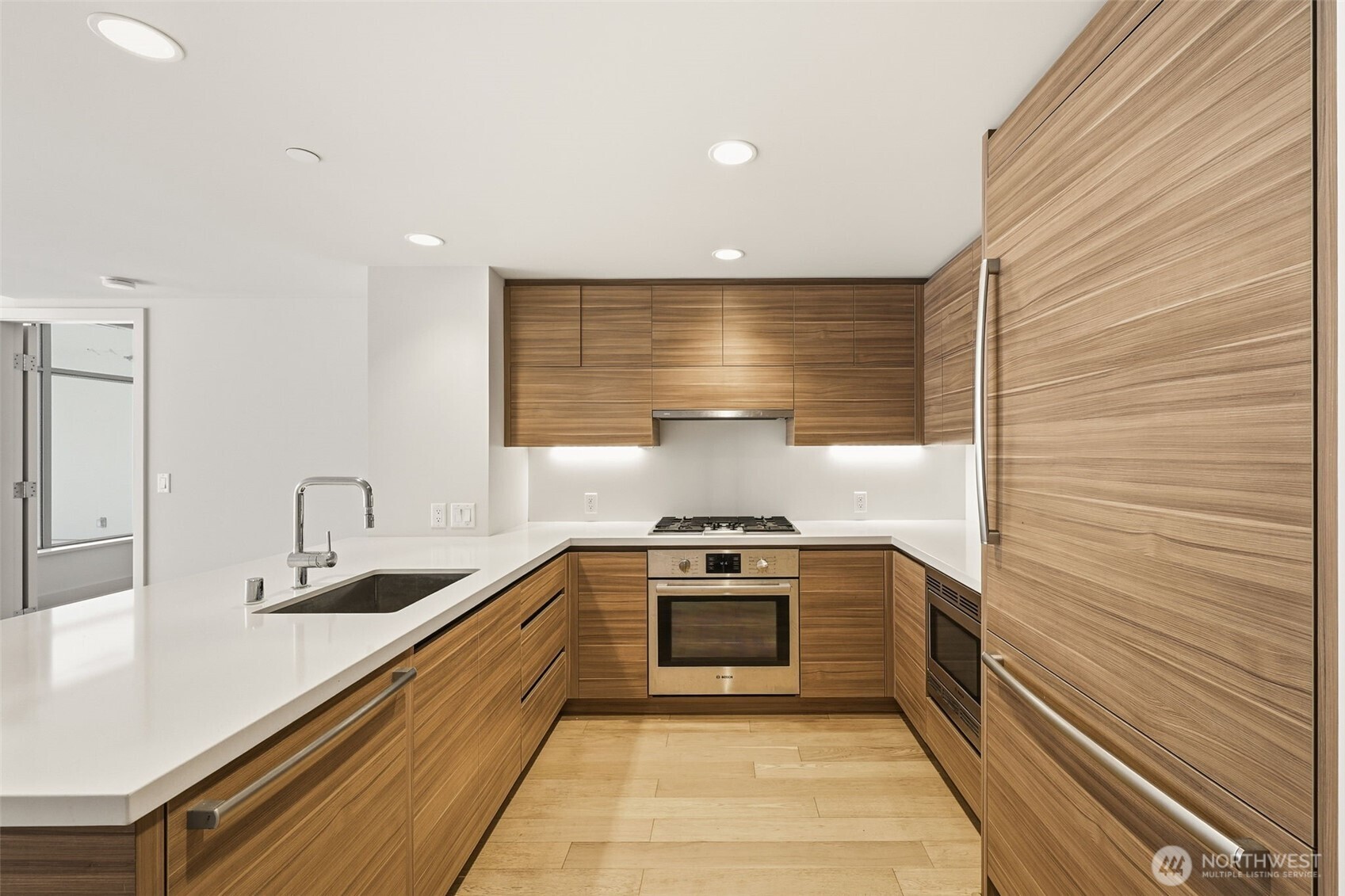 583 Battery Street 715n Property Photo 9