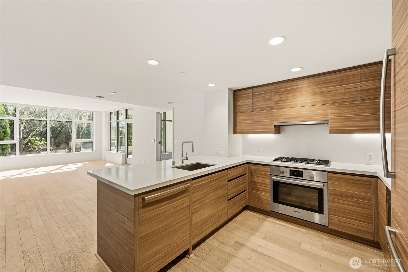 583 Battery Street 715n Property Photo 10