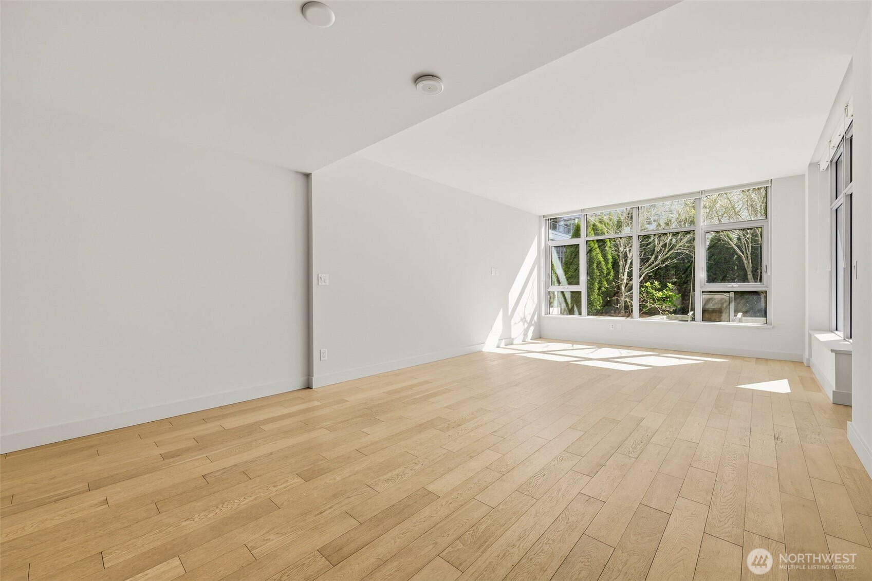 583 Battery Street 715n Property Photo 12
