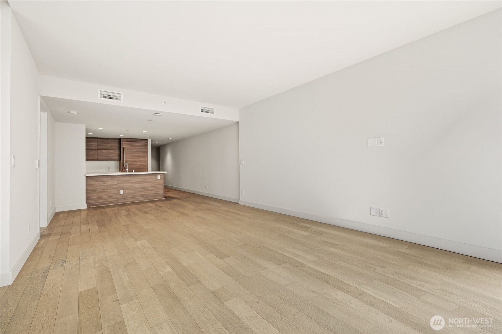 583 Battery Street 715n Property Photo 14