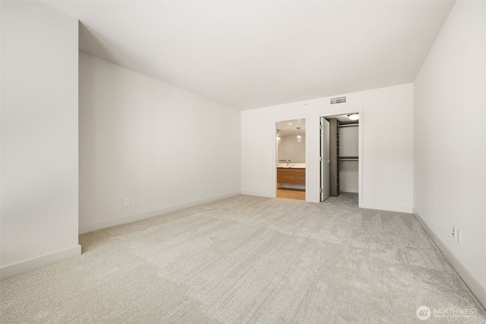 583 Battery Street 715n Property Photo 15