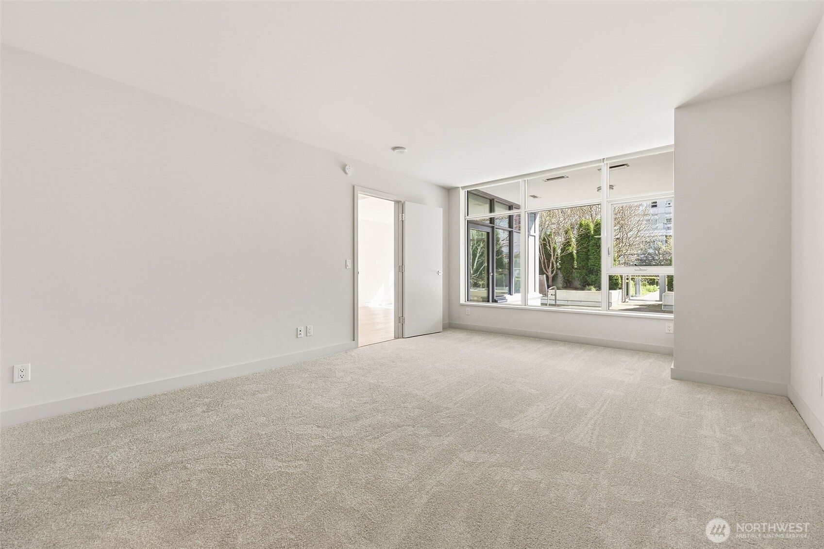 583 Battery Street 715n Property Photo 16