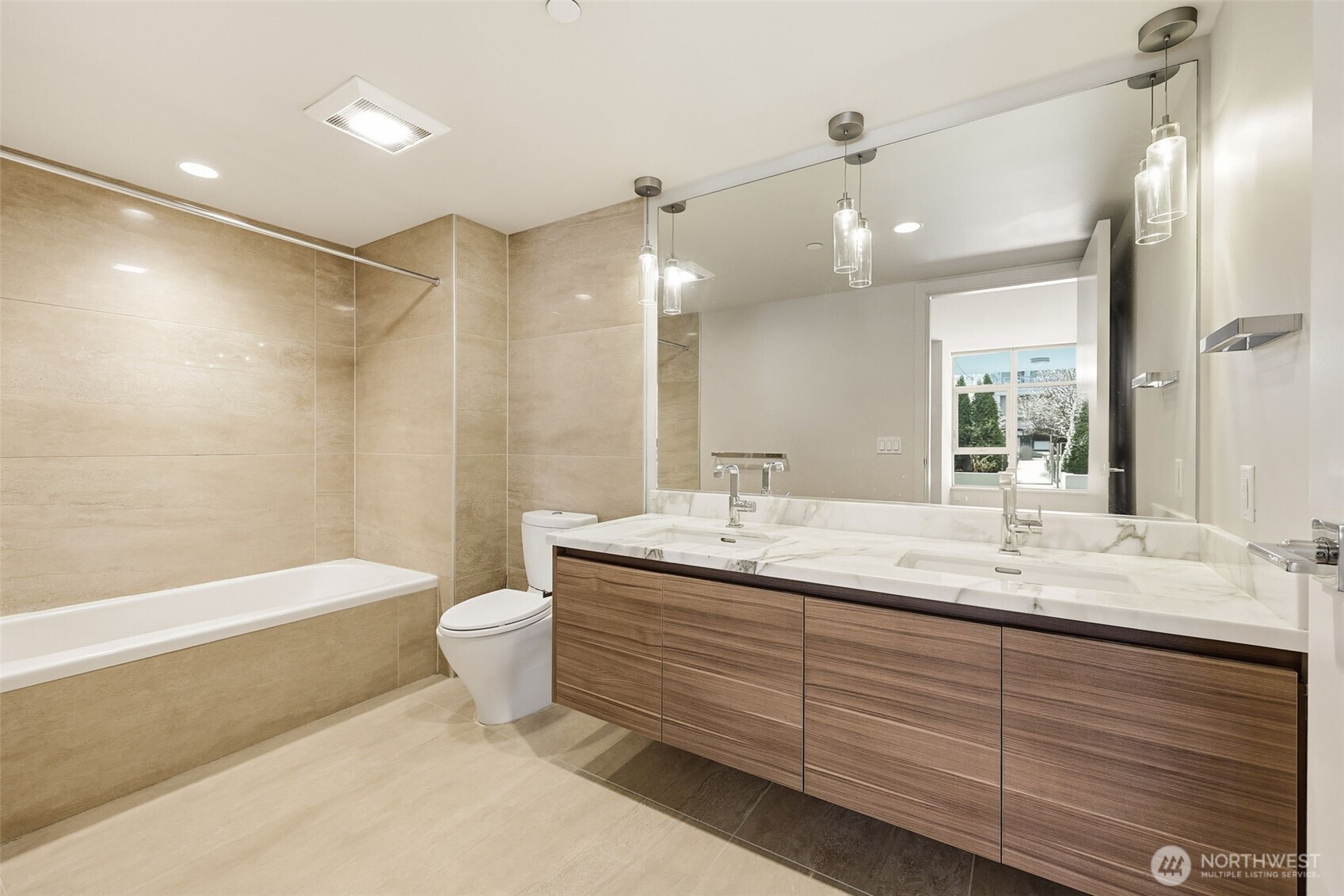 583 Battery Street 715n Property Photo 17