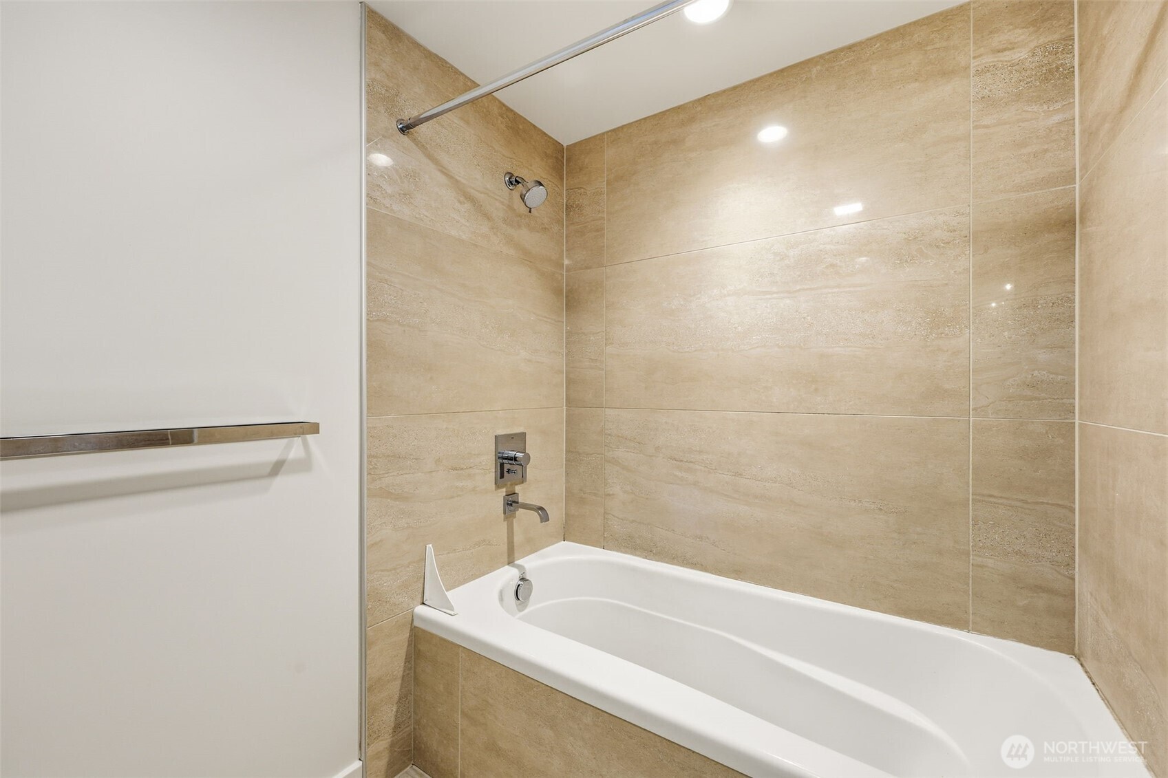 583 Battery Street 715n Property Photo 18