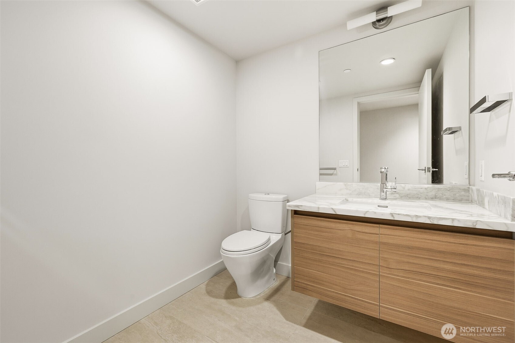 583 Battery Street 715n Property Photo 20