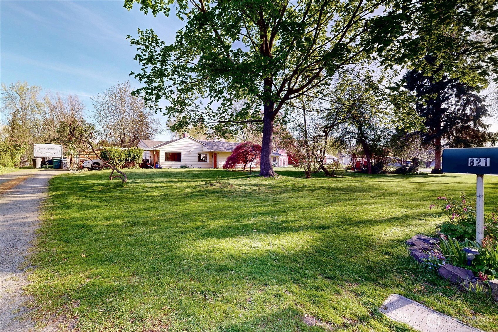 821 E Chestnut Street Property Photo 1