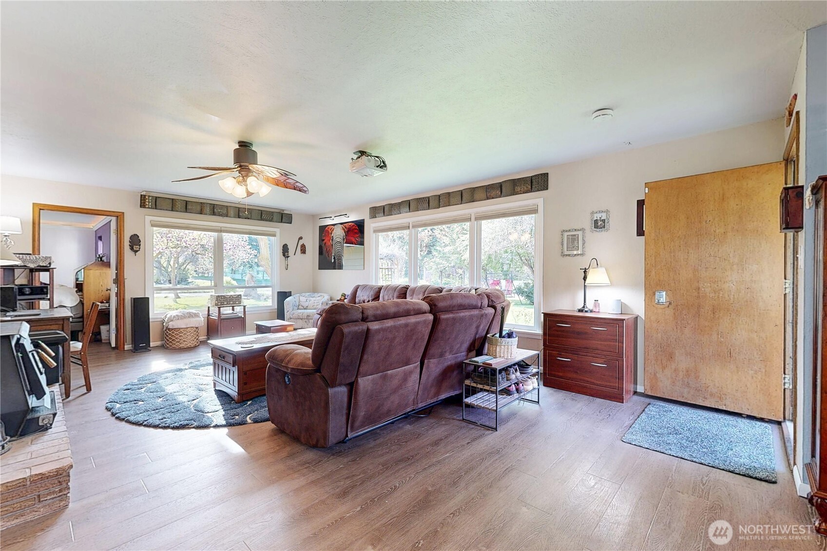 821 E Chestnut Street Property Photo 3