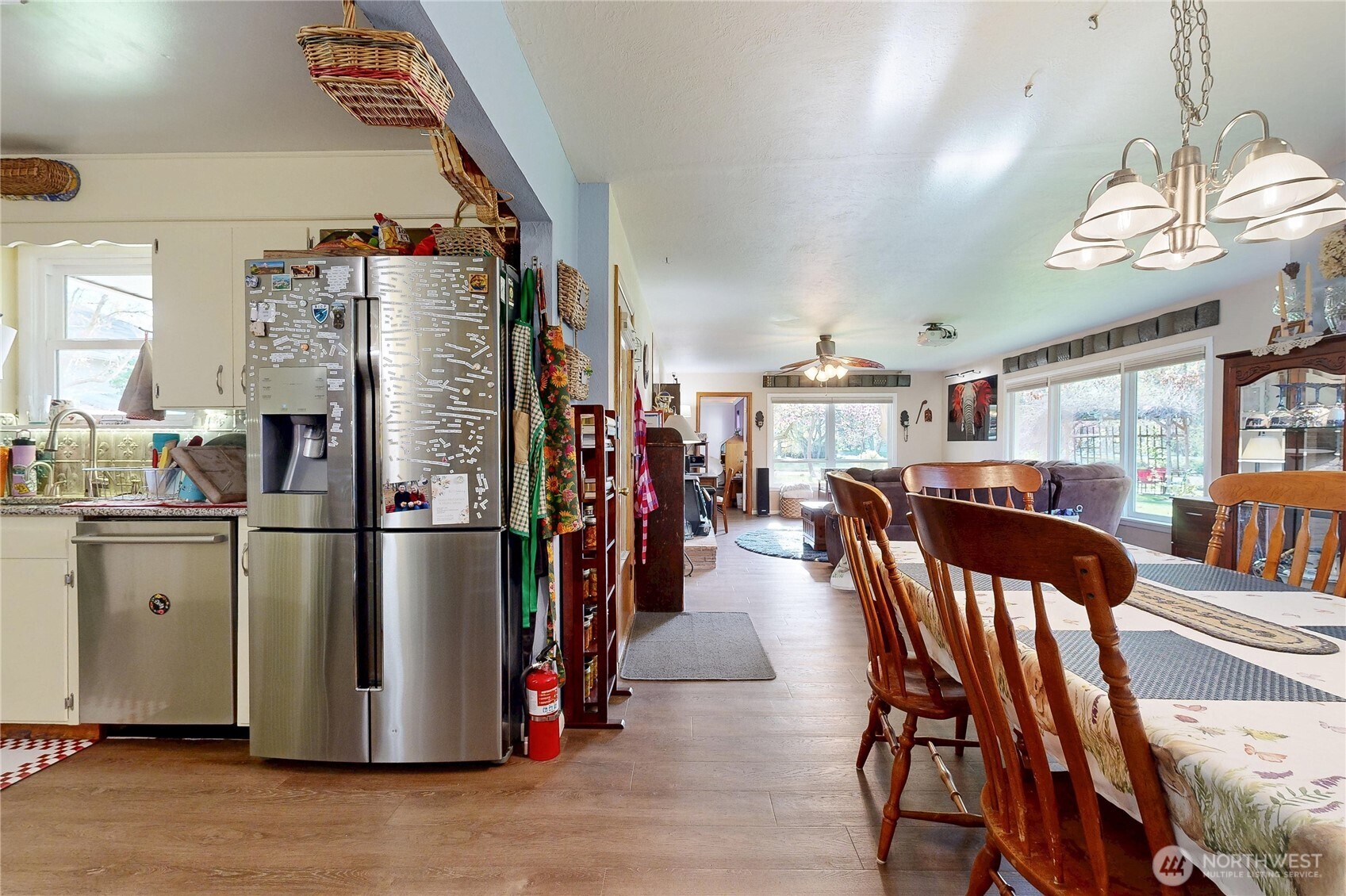 821 E Chestnut Street Property Photo 8