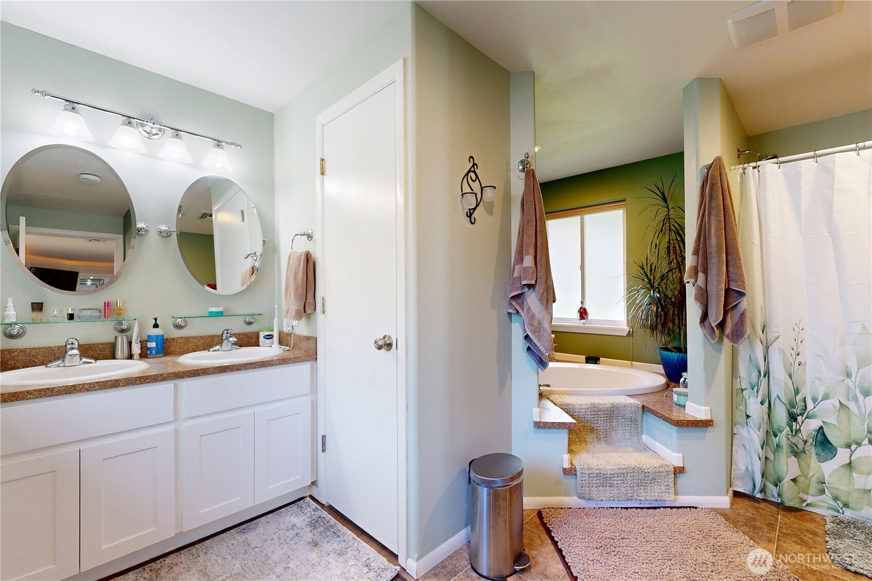 821 E Chestnut Street Property Photo 22