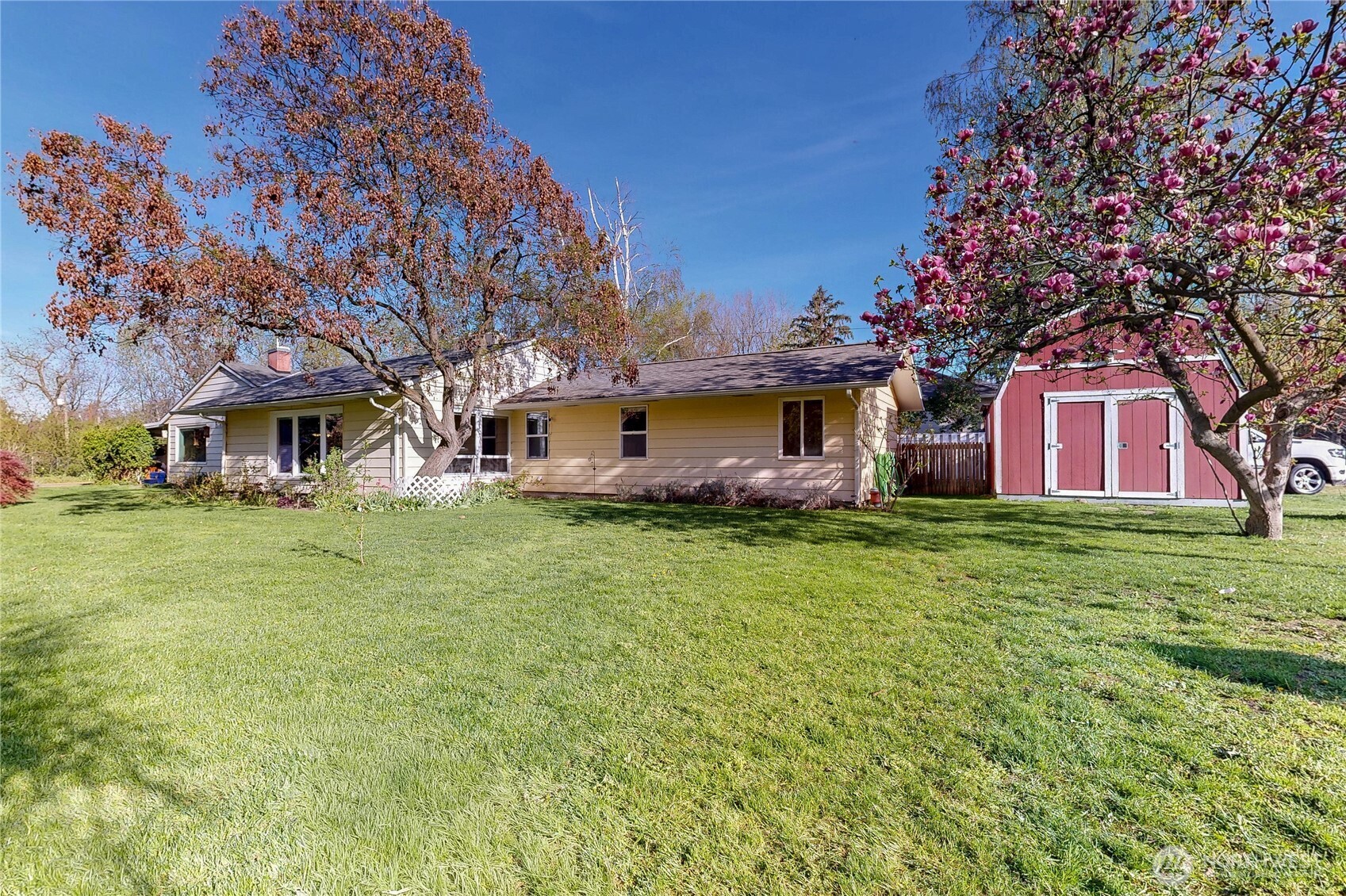 821 E Chestnut Street Property Photo 32