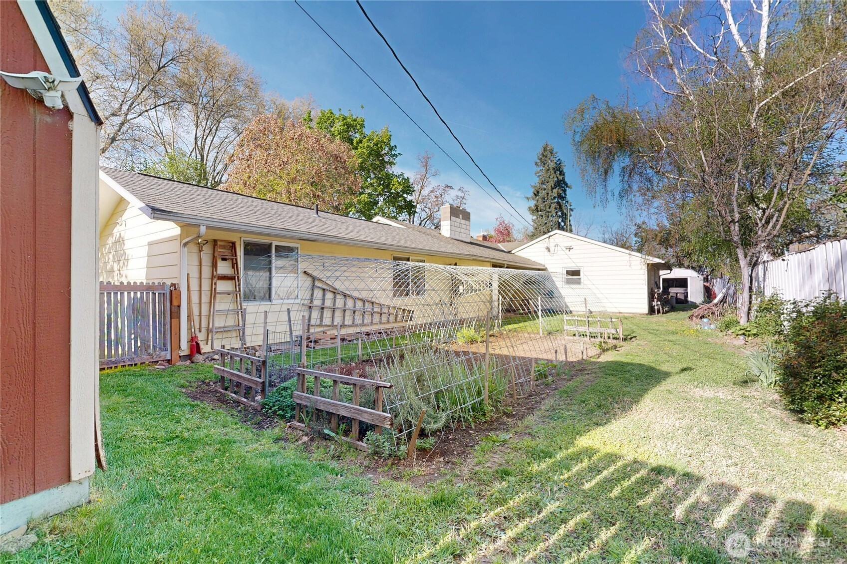 821 E Chestnut Street Property Photo 36