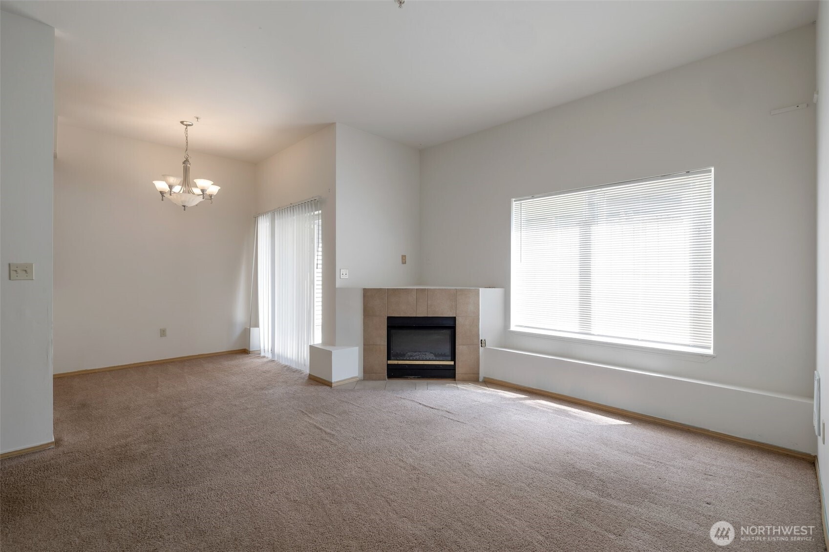 11424 1st Avenue 103 Property Photo 7