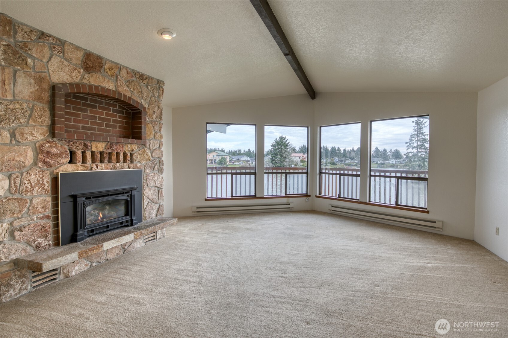 442 Mud Hen Loop Property Photo 3
