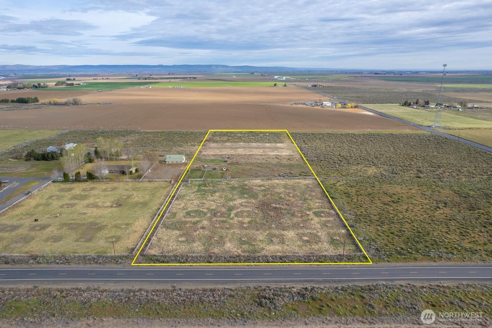 5200 Nw N Frontage Road Property Photo 1
