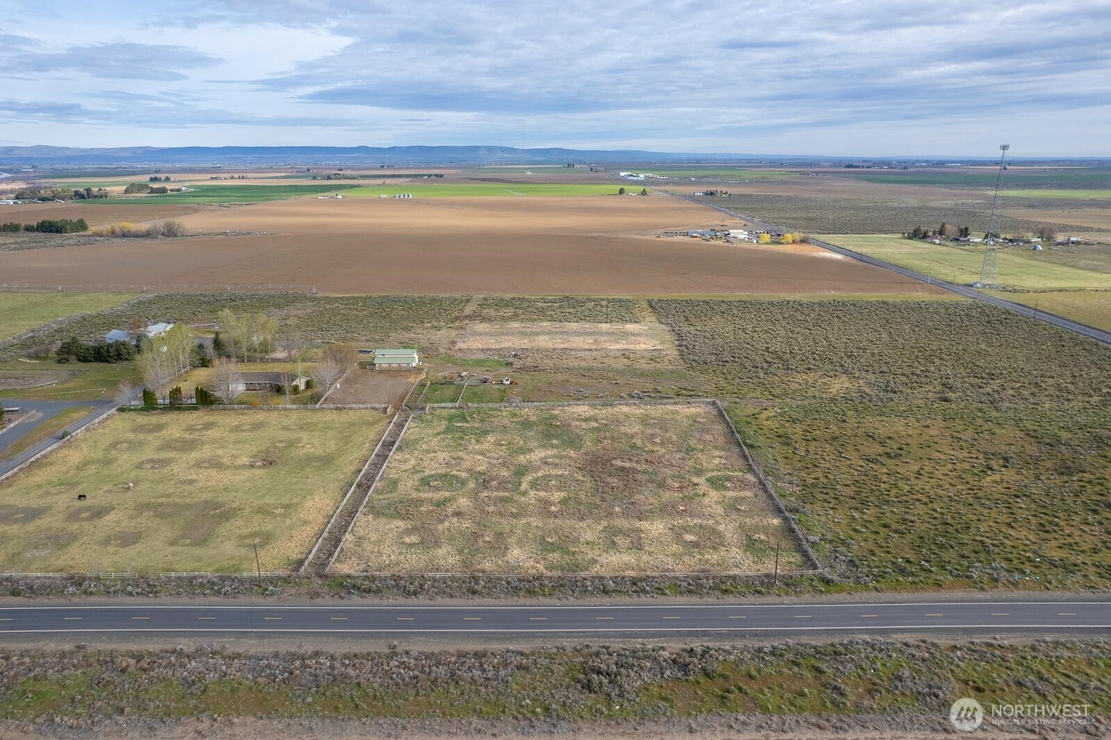 5200 Nw N Frontage Road Property Photo 2