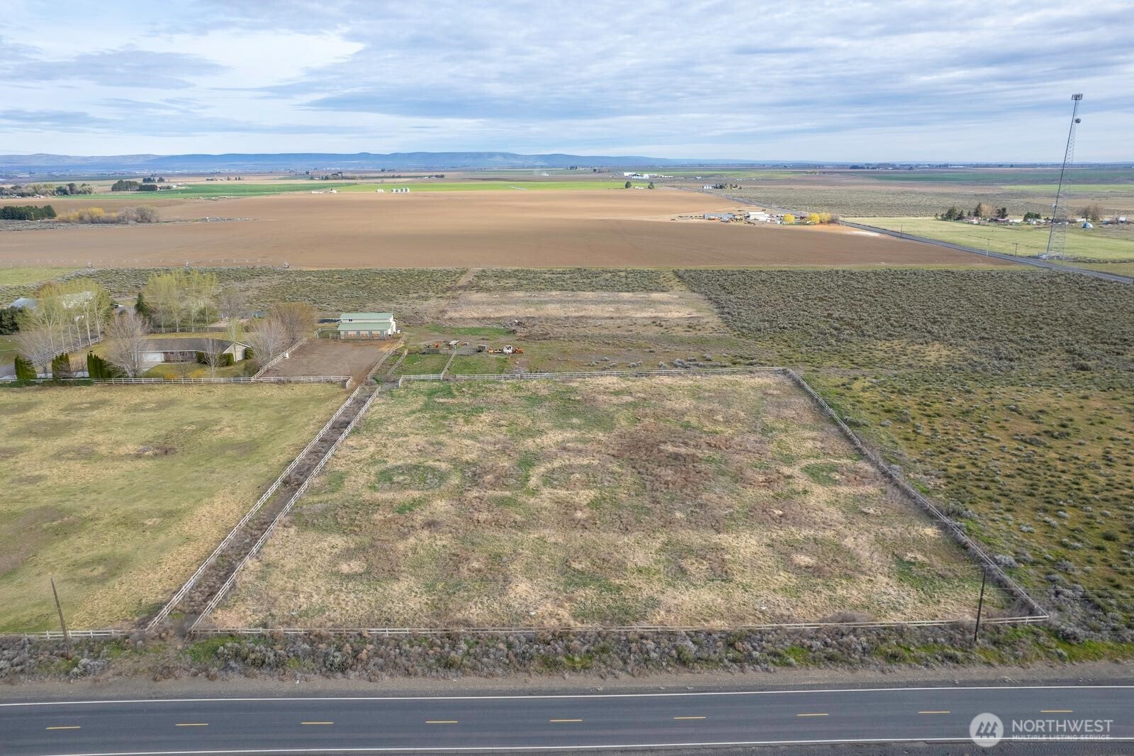 5200 Nw N Frontage Road Property Photo 8