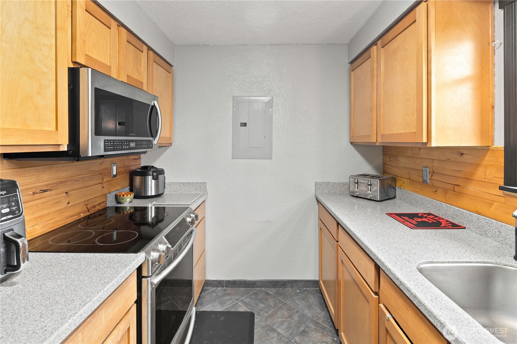 700 Ford Avenue 17 Property Photo 13