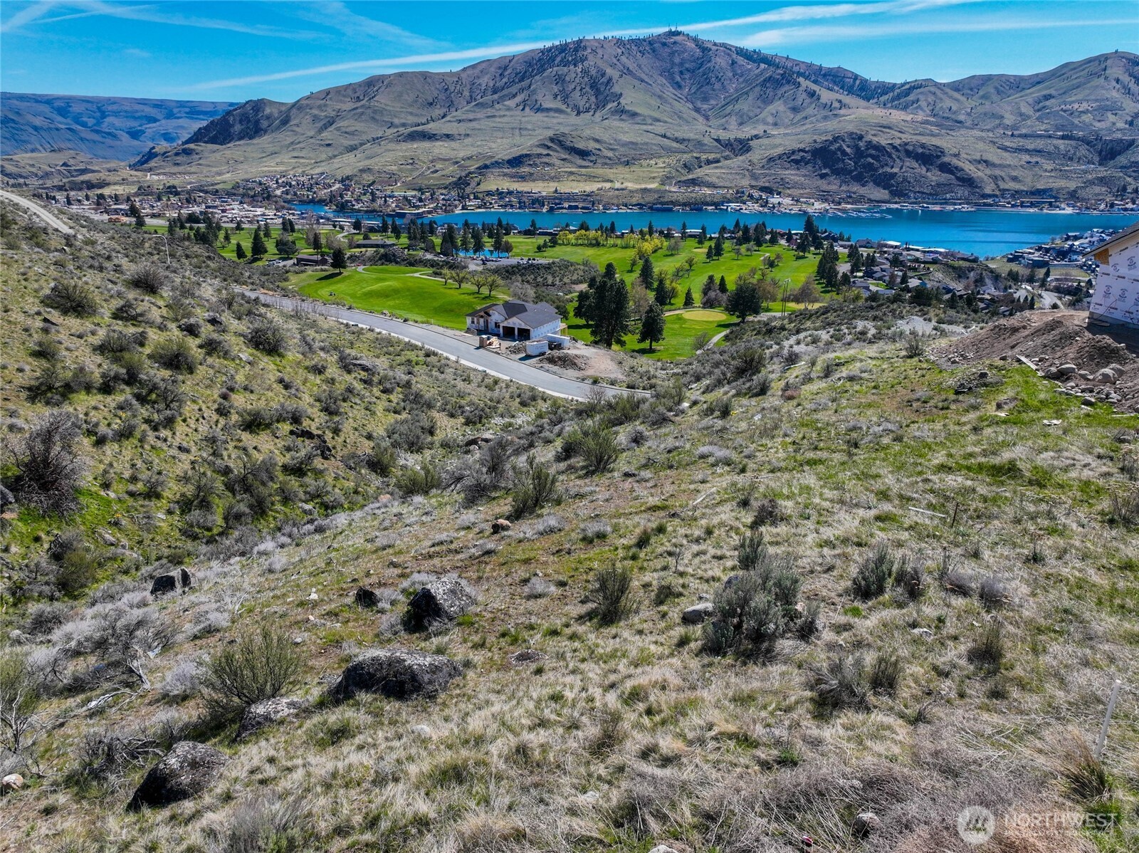 905 & 909 Long Drive Property Photo 6