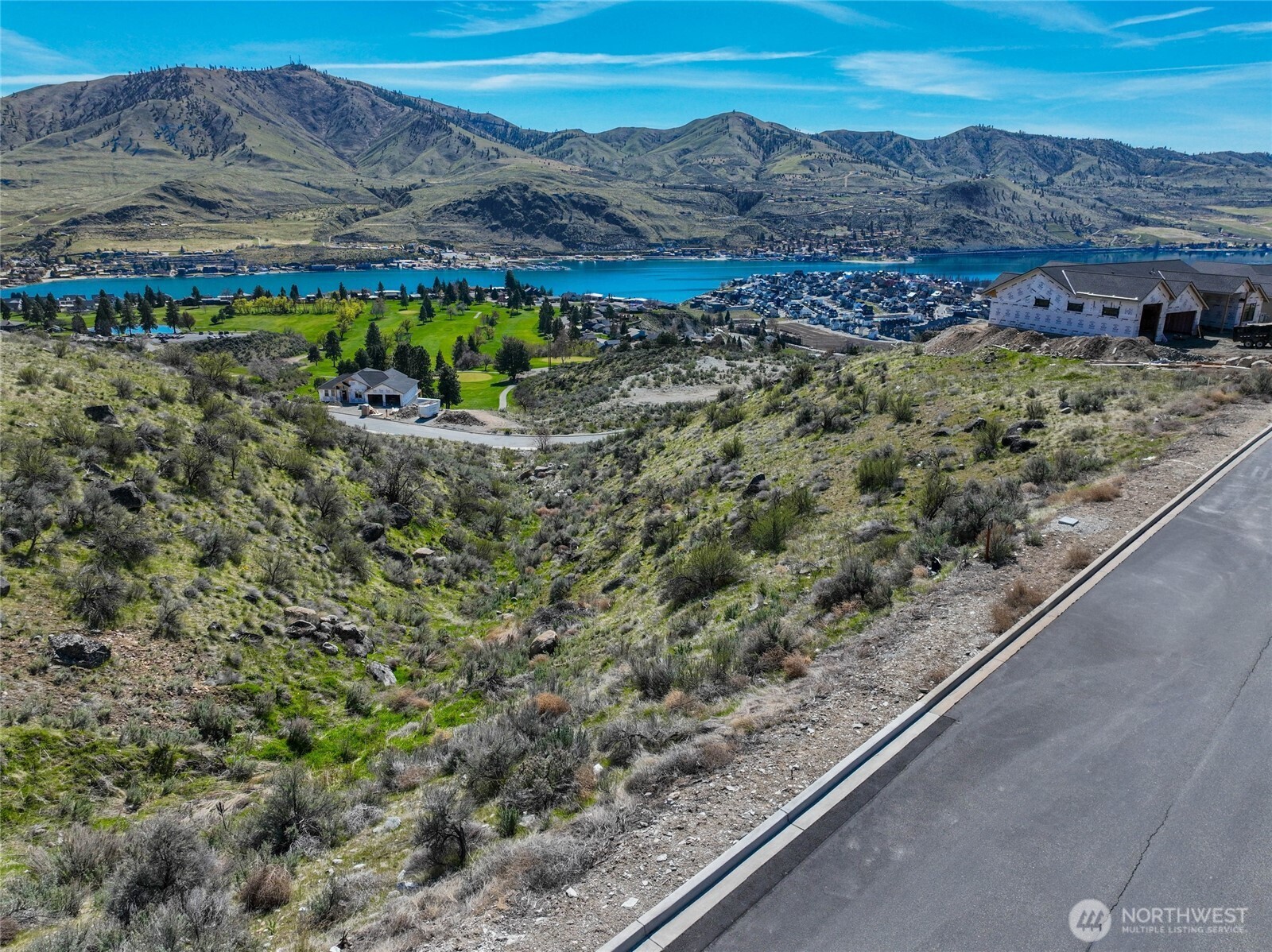 905 & 909 Long Drive Property Photo 14