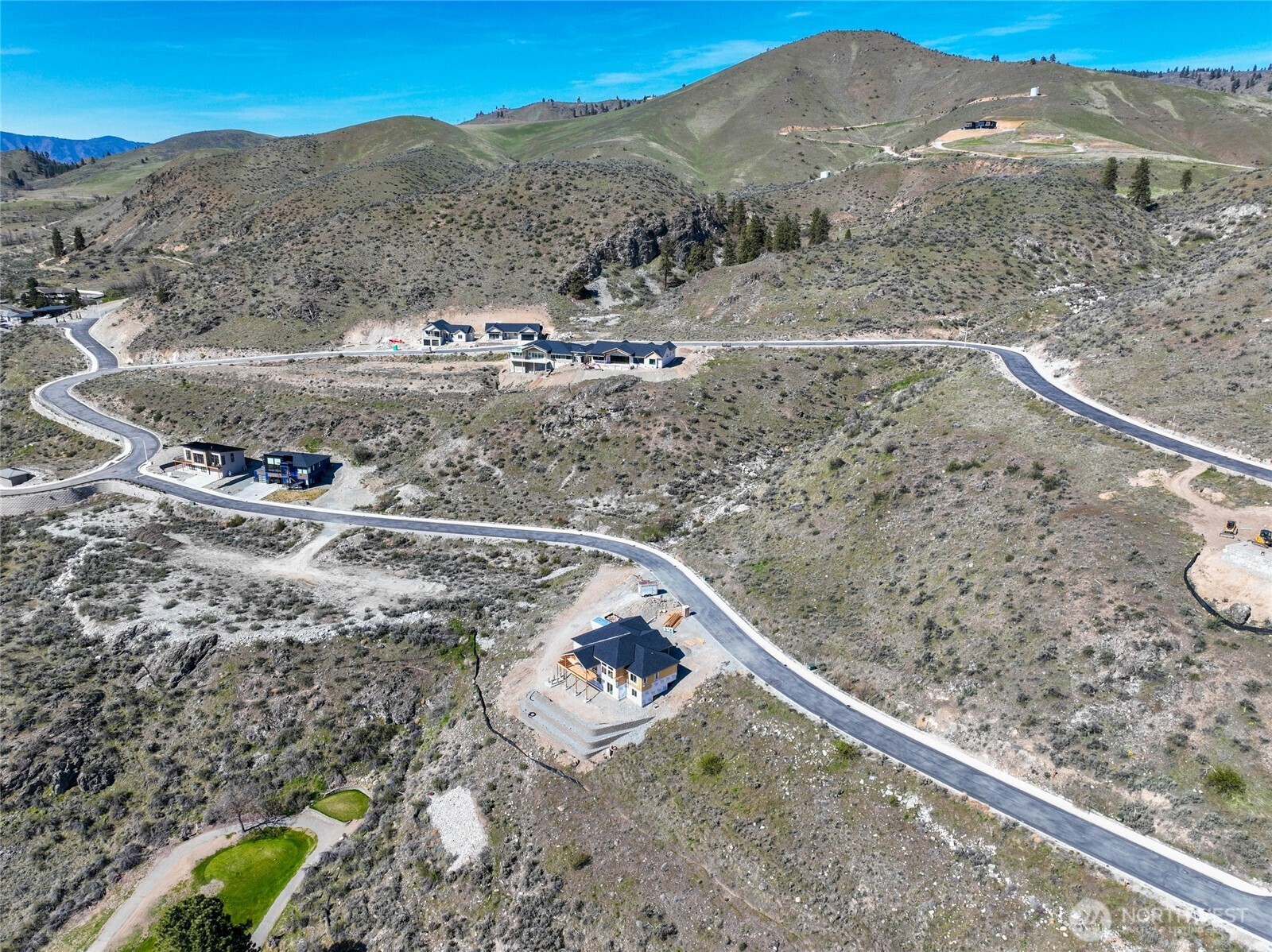 905 & 909 Long Drive Property Photo 17