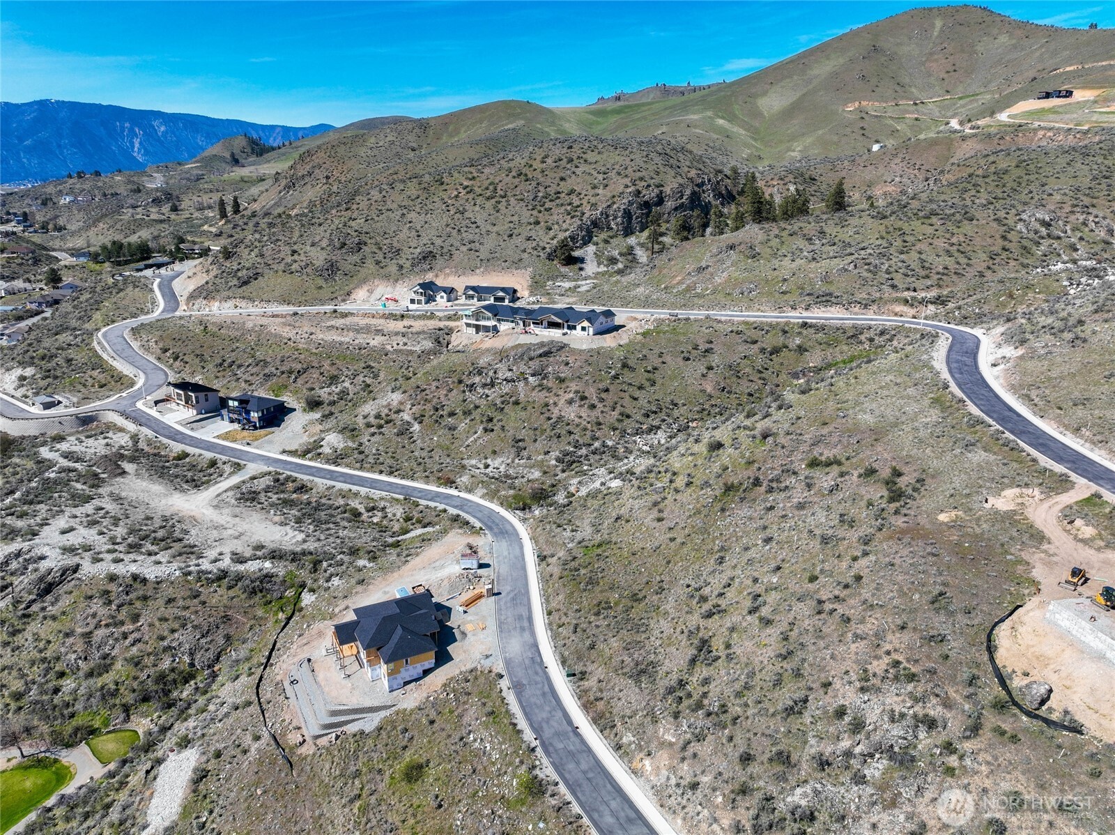 905 & 909 Long Drive Property Photo 18