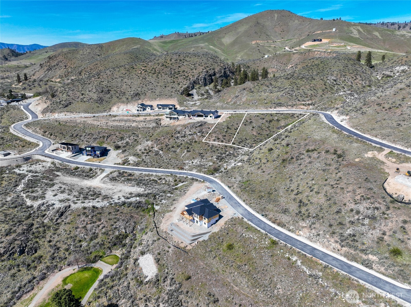 905 & 909 Long Drive Property Photo 20