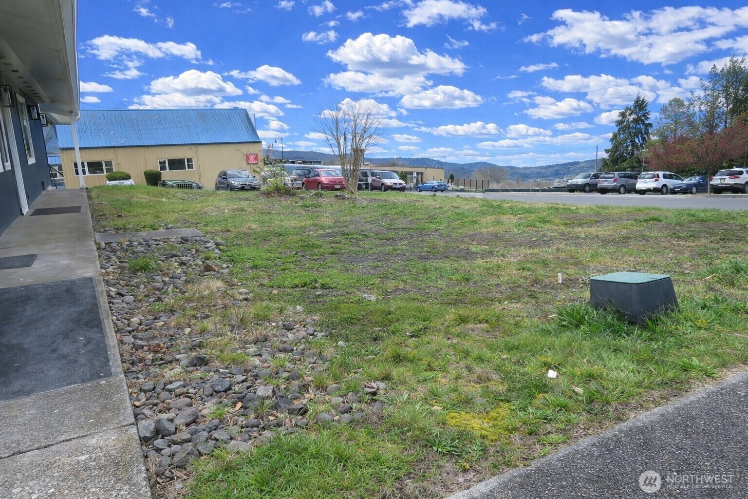 101 E Broadway Avenue Property Photo 5