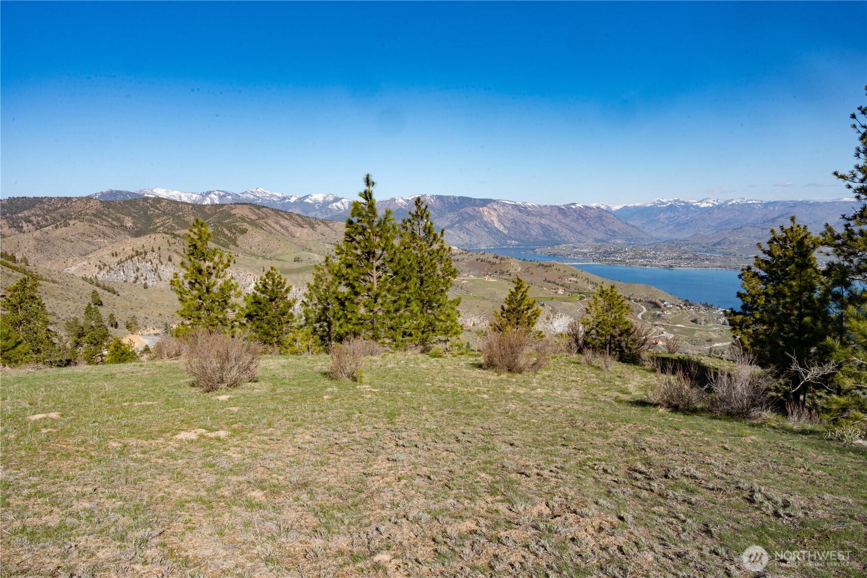 282 Hawks Ridge Road Property Photo 2
