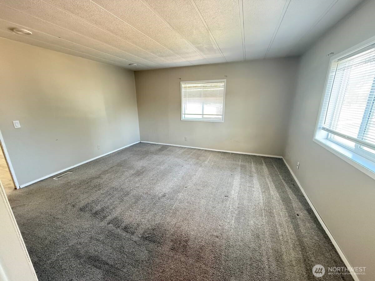 10203 217th Avenue Ct Property Photo 4