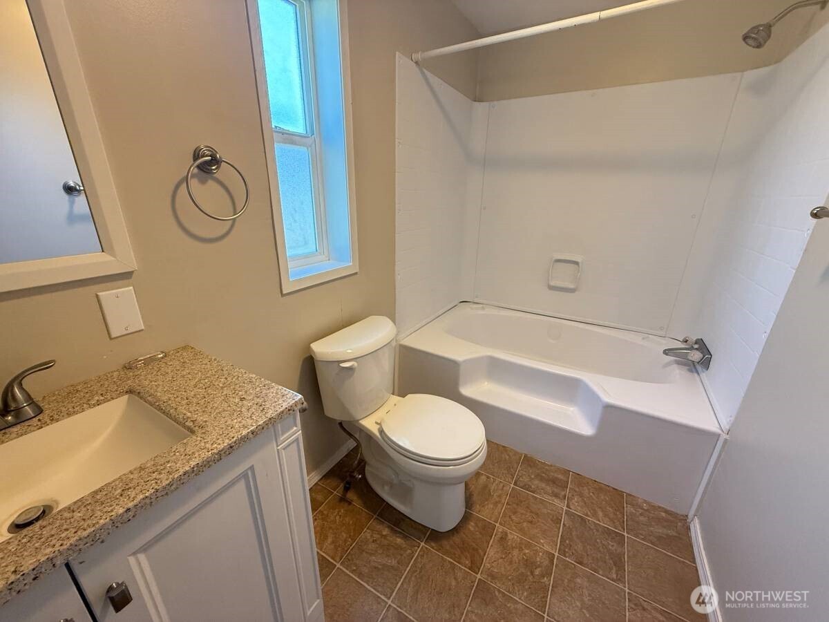 10203 217th Avenue Ct Property Photo 6