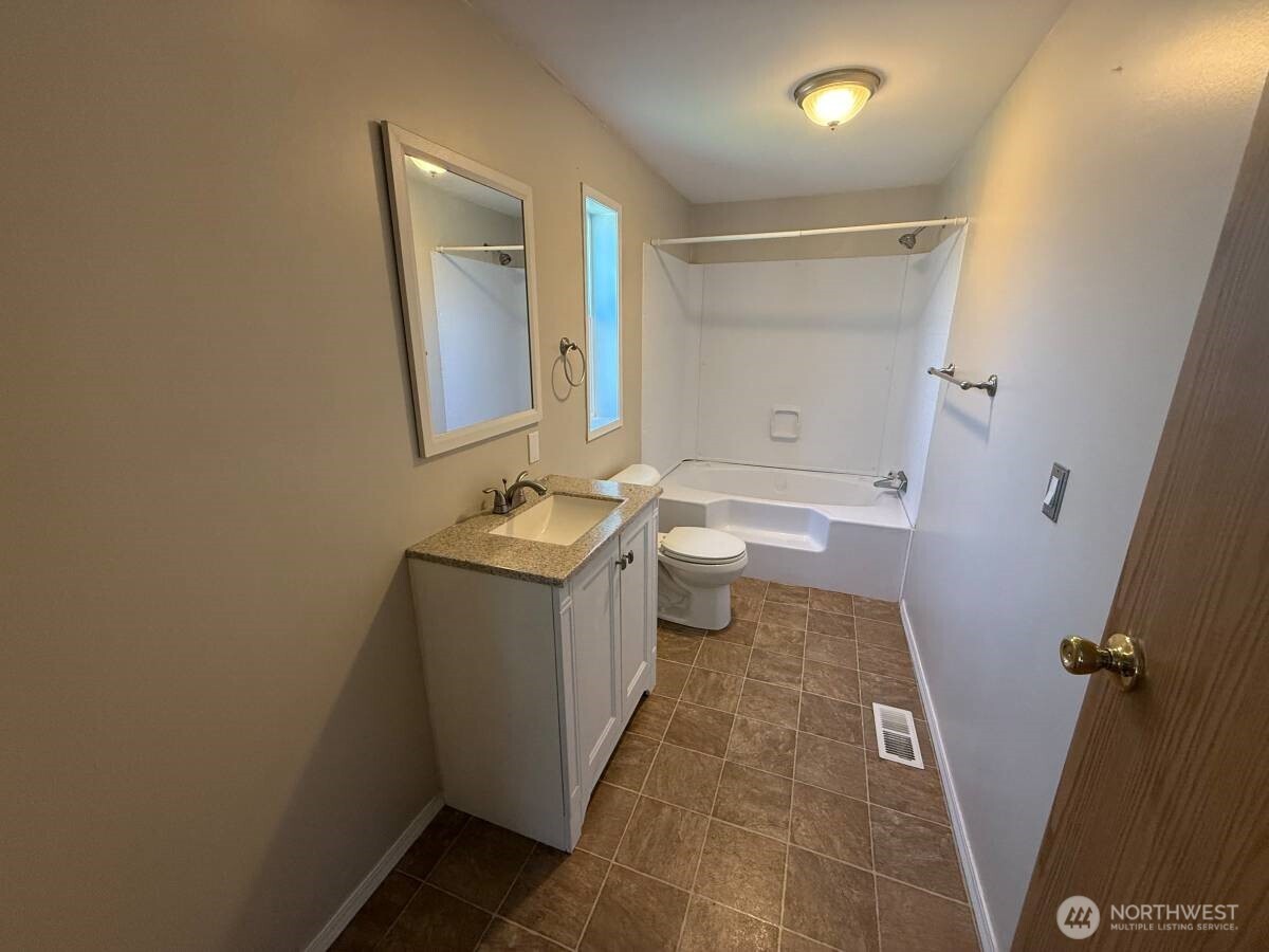 10203 217th Avenue Ct Property Photo 8
