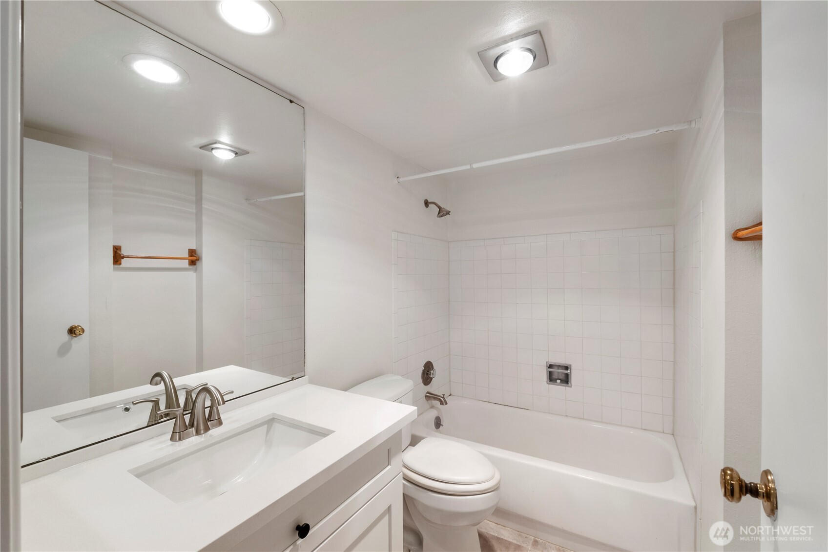 8501 Zircon Drive D56 Property Photo 11