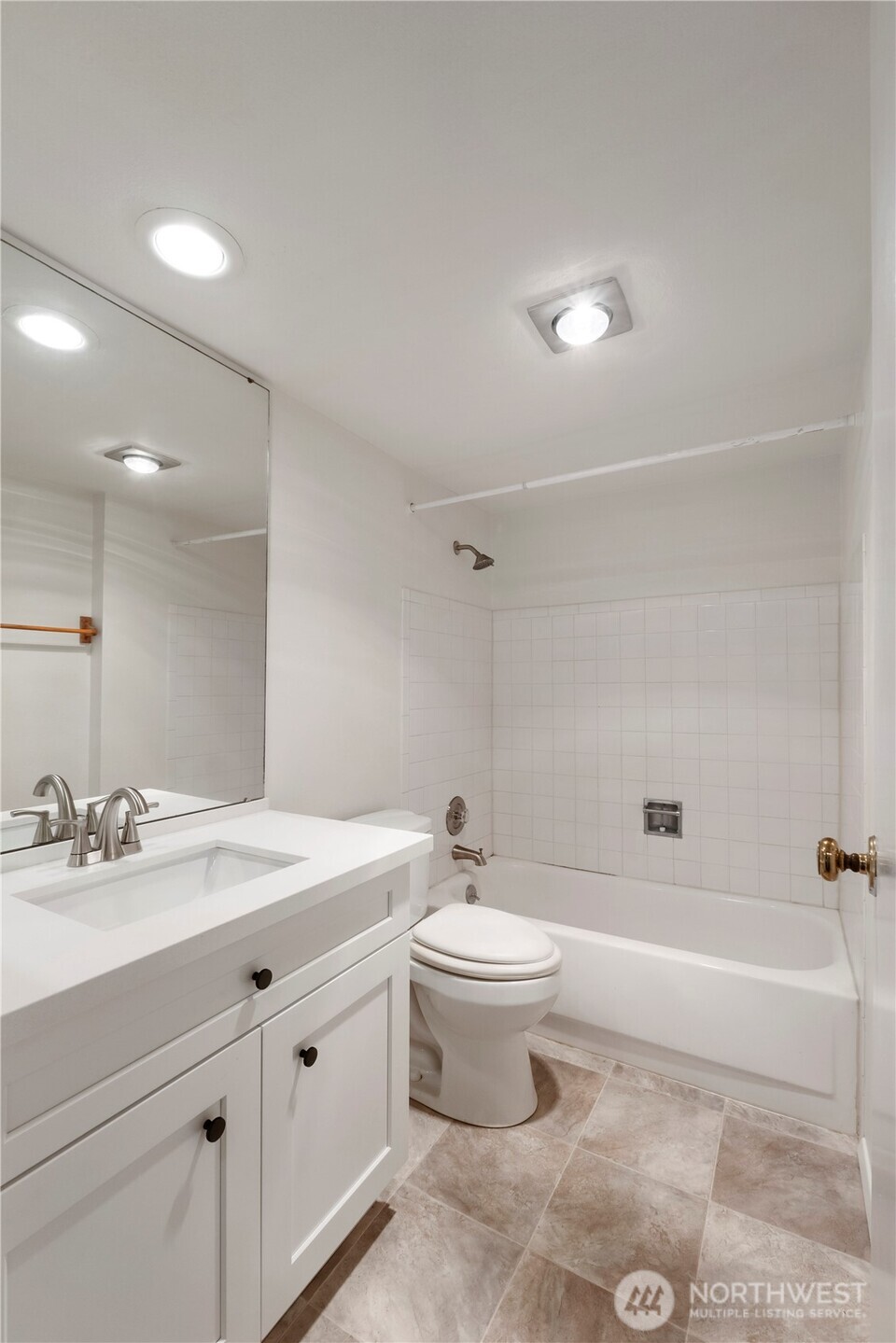 8501 Zircon Drive D56 Property Photo 12