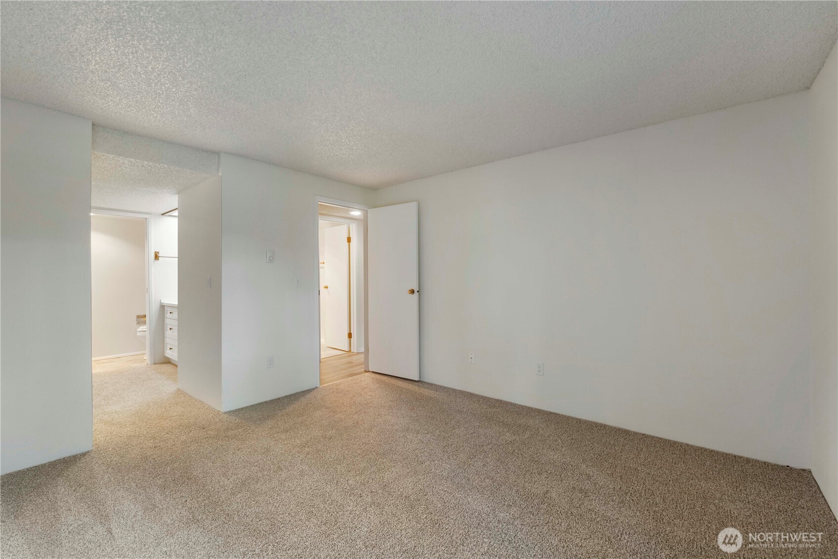 8501 Zircon Drive D56 Property Photo 14