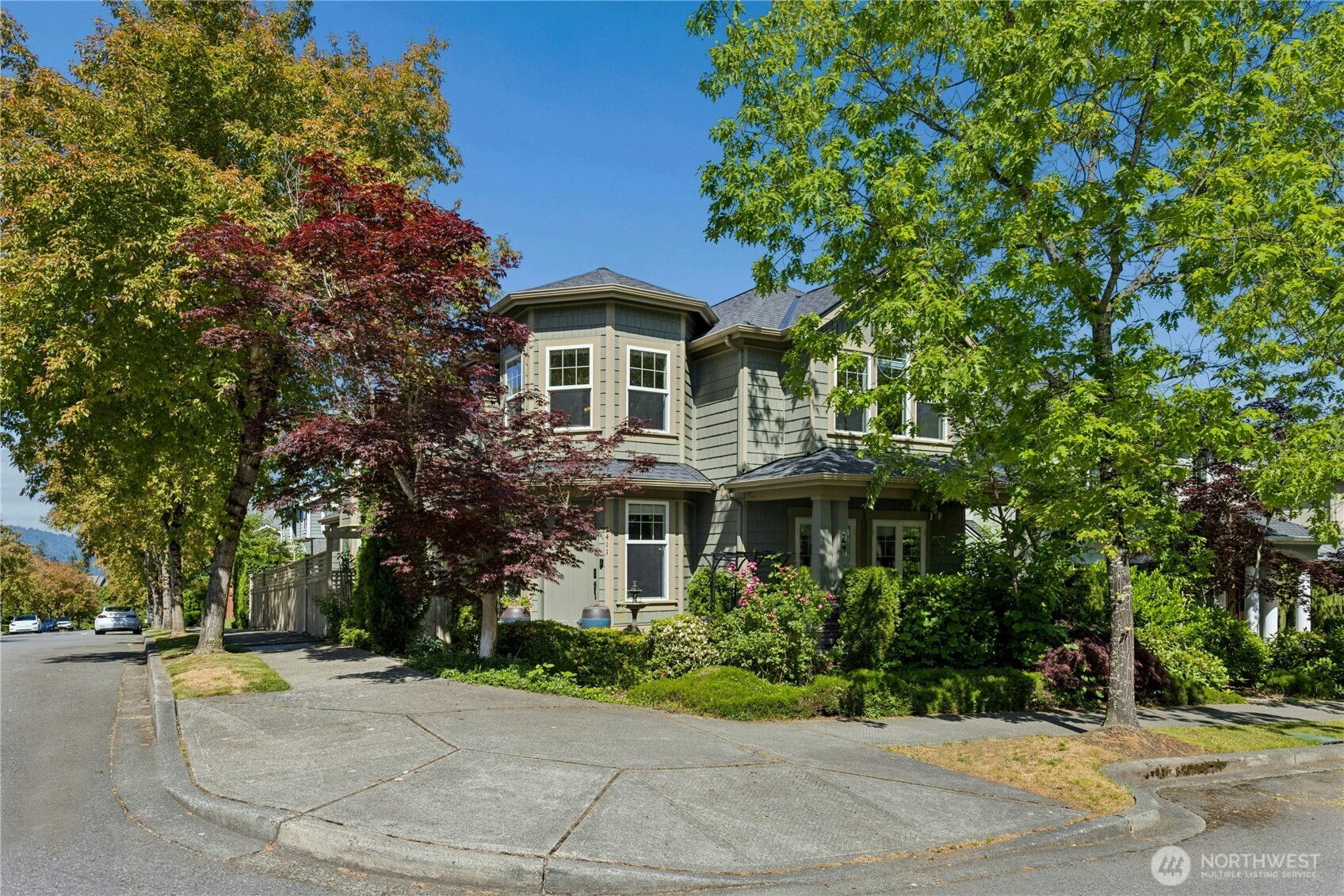 2411 30th Avenue Property Photo 1