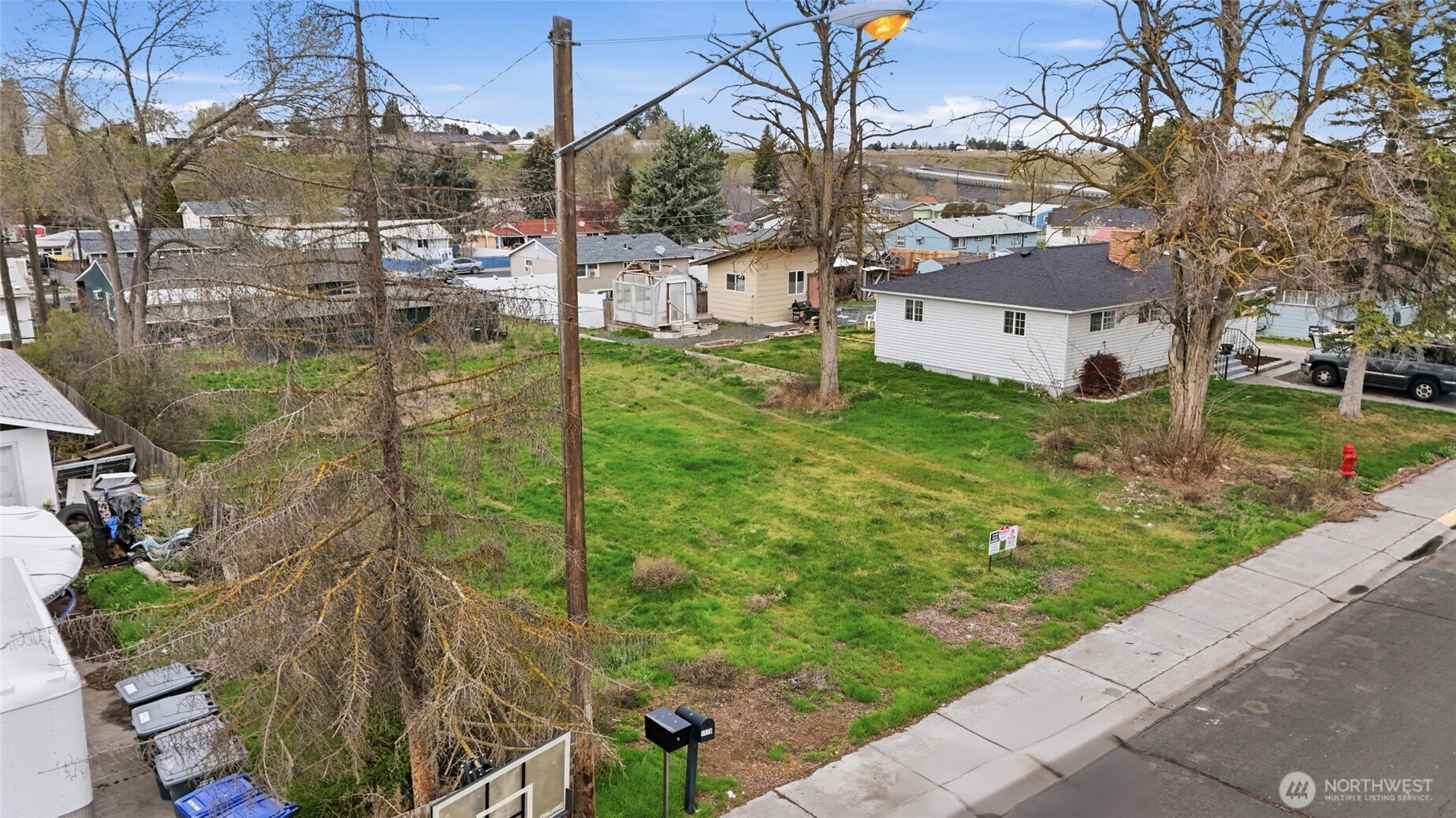 1528 N Buell Street Property Photo 6