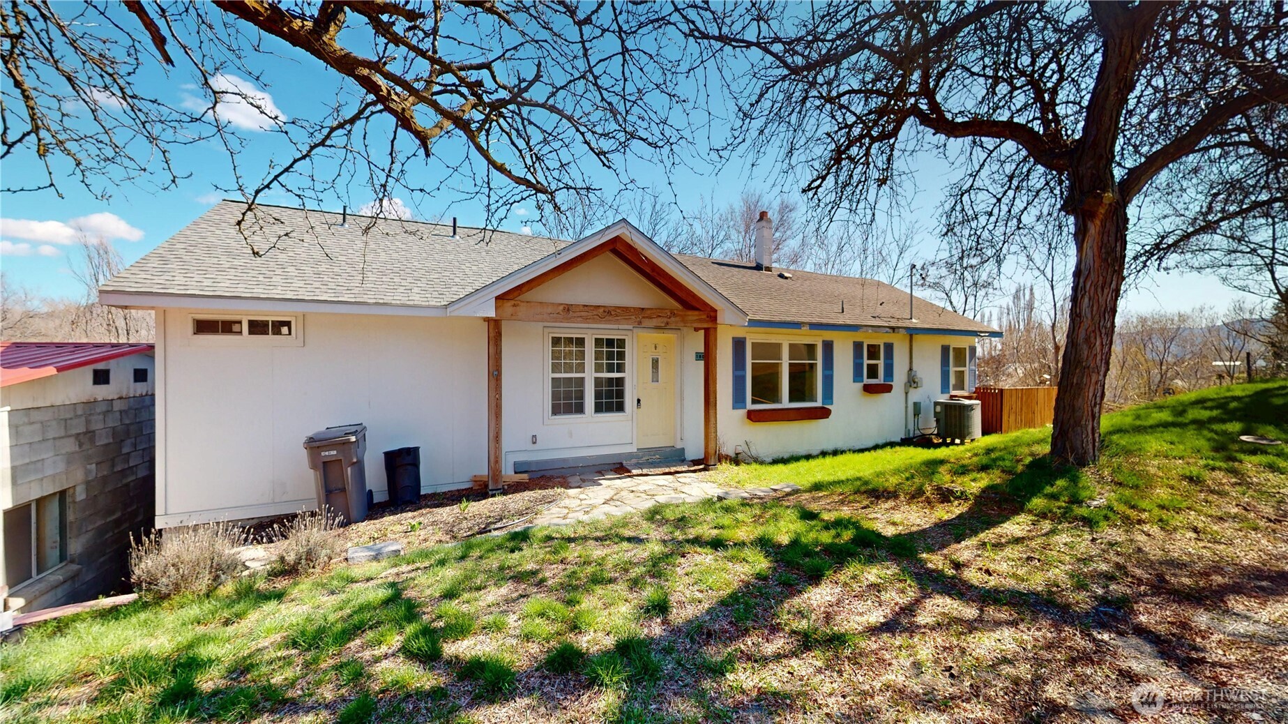 1803 Juniper Property Photo 2