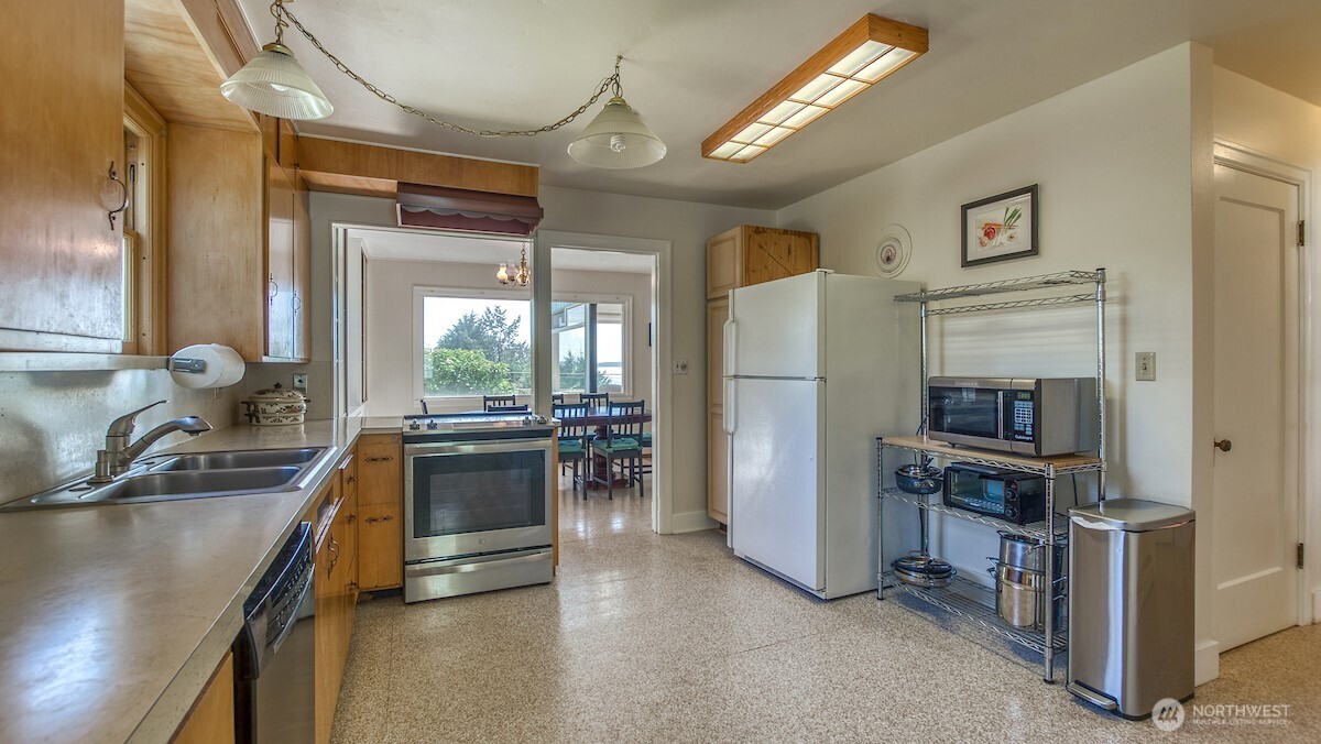 445 Point Lawrence Road Property Photo 14