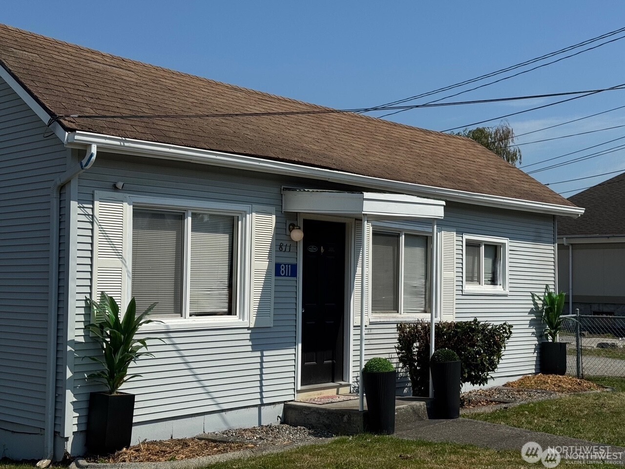 811 & 813 E Fairhaven Avenue Property Photo 1